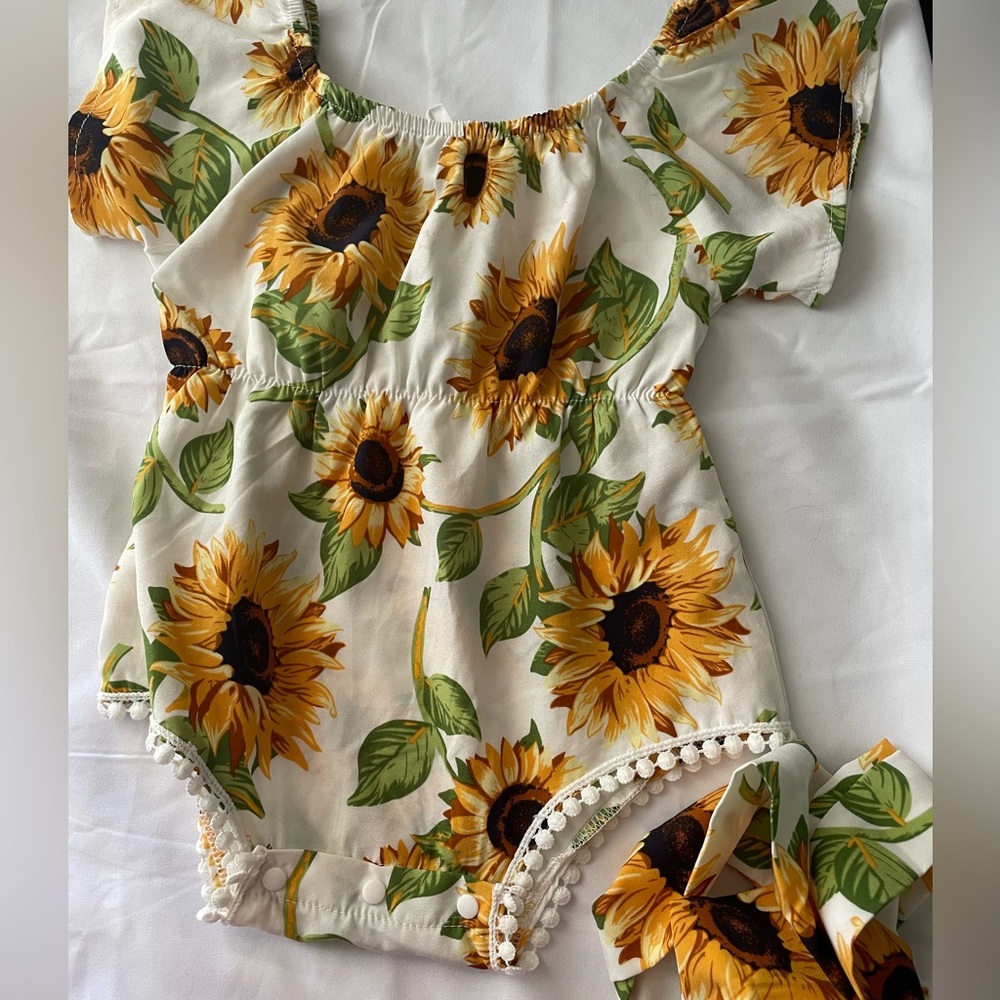 Shein, onsie set, sunflower print, headband included , size 12-18 months